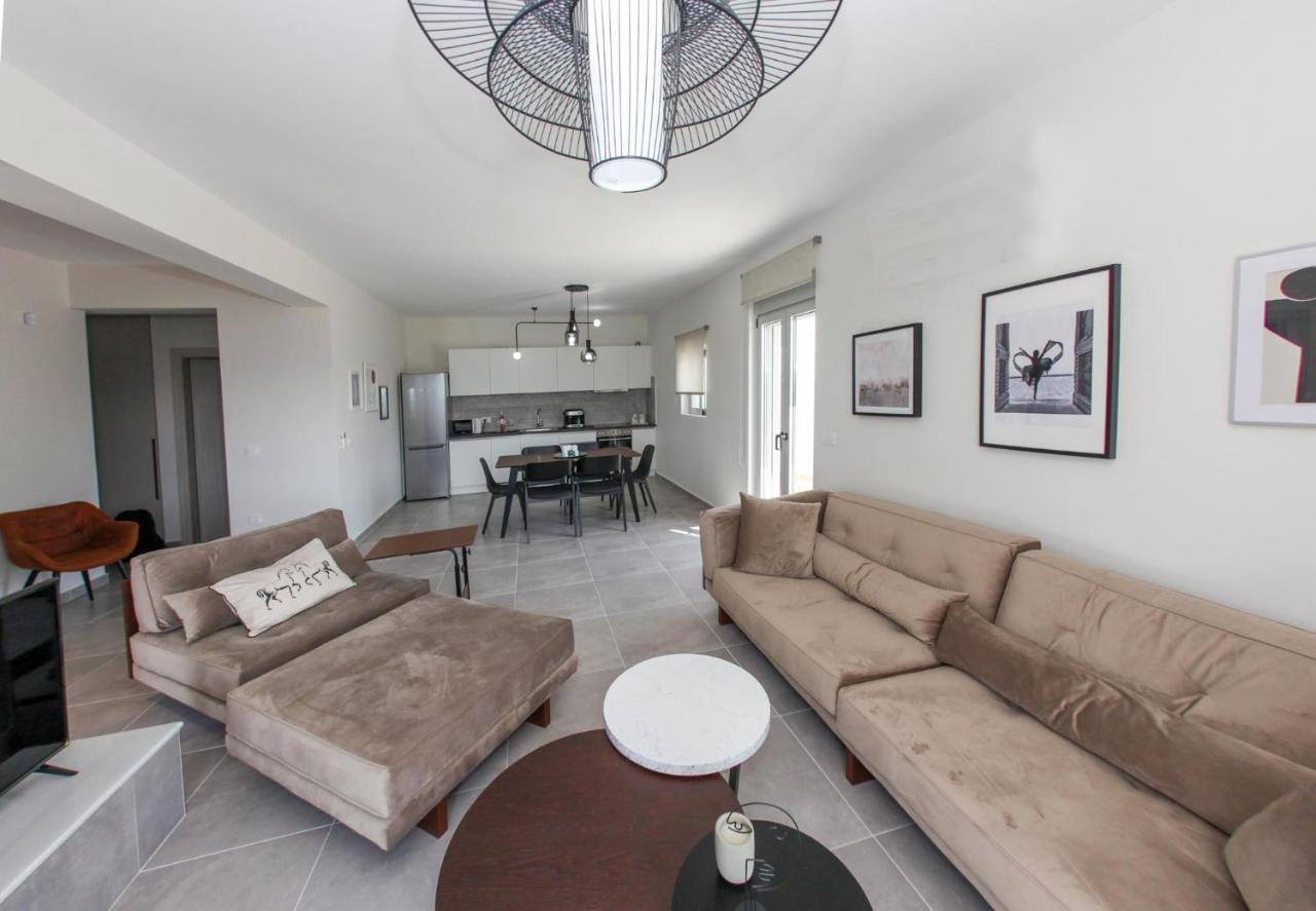 Serenity House 纳夫普利翁 外观 照片